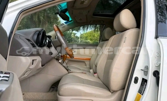 Acheter Occasion Voiture Lexus NX Blanc à Chbar Mon, Kampong Speu Province Acheter Occasion Voiture Lexus NX Blanc à Chbar Mon, Kampong Speu Province