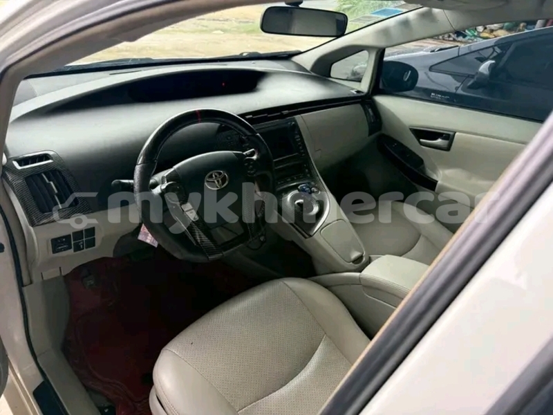 Big with watermark toyota prius kampong speu province chbar mon 9396