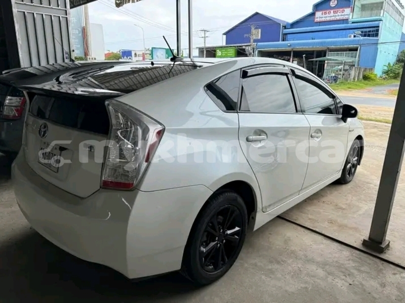 Big with watermark toyota prius kampong speu province chbar mon 9396