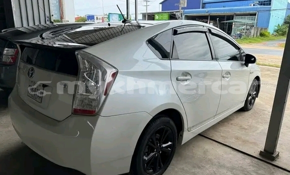 Acheter Occasion Voiture Toyota Prius Blanc à Chbar Mon, Kampong Speu Province Acheter Occasion Voiture Toyota Prius Blanc à Chbar Mon, Kampong Speu Province