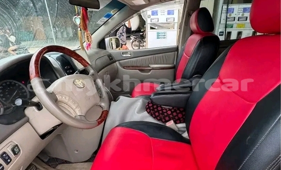 Acheter Occasion Voiture Toyota Prius Blanc à Chbar Mon, Kampong Speu Province Acheter Occasion Voiture Toyota Prius Blanc à Chbar Mon, Kampong Speu Province