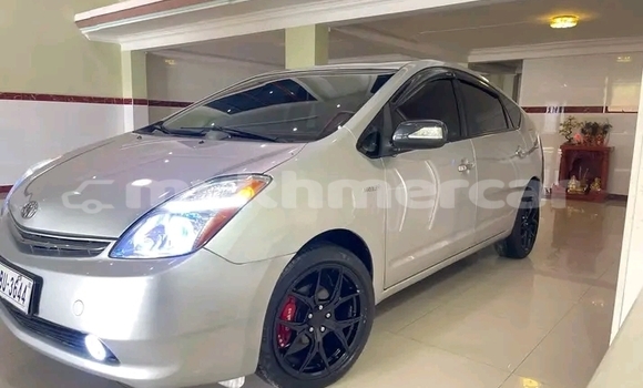 Acheter Occasion Voiture Toyota Prius Blanc à Chbar Mon, Kampong Speu Province Acheter Occasion Voiture Toyota Prius Blanc à Chbar Mon, Kampong Speu Province