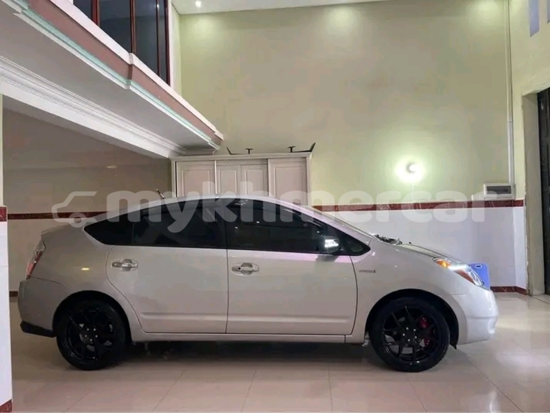 Big with watermark toyota prius kampong speu province chbar mon 9399