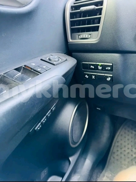 Big with watermark mercedes benz a200 kampong speu province chbar mon 9402