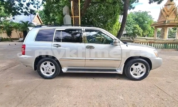Acheter Occasion Voiture Toyota Highlander Autre à Chbar Mon, Kampong Speu Province Acheter Occasion Voiture Toyota Highlander Autre à Chbar Mon, Kampong Speu Province
