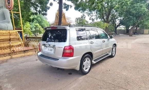 Acheter Occasion Voiture Toyota Highlander Autre à Chbar Mon, Kampong Speu Province Acheter Occasion Voiture Toyota Highlander Autre à Chbar Mon, Kampong Speu Province
