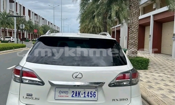 Acheter Occasion Voiture Lexus RX 330 Blanc à Chbar Mon, Kampong Speu Province Acheter Occasion Voiture Lexus RX 330 Blanc à Chbar Mon, Kampong Speu Province
