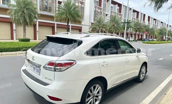 Acheter Occasion Voiture Lexus RX 330 Blanc à Chbar Mon, Kampong Speu Province Acheter Occasion Voiture Lexus RX 330 Blanc à Chbar Mon, Kampong Speu Province