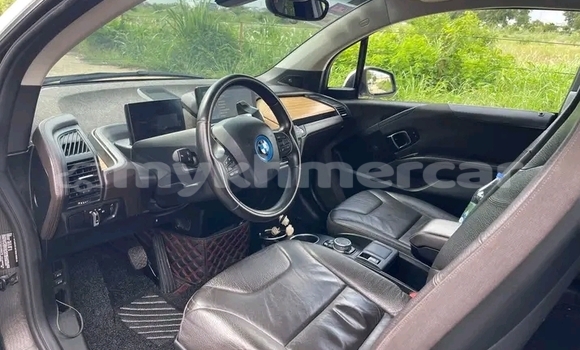 Buy Used BMW 3er White Car in Chbar Mon in Kampong Speu Province