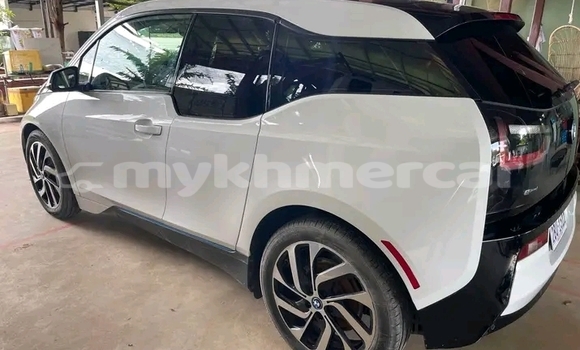 Acheter Occasion Voiture BMW 3er Blanc à Chbar Mon, Kampong Speu Province Acheter Occasion Voiture BMW 3er Blanc à Chbar Mon, Kampong Speu Province