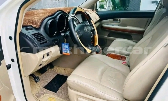 Buy Used Lexus RC F White Car in Chbar Mon in Kampong Speu Province