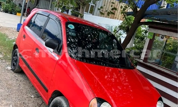 Acheter Occasion Voiture Toyota Prius Rouge à Chbar Mon, Kampong Speu Province Acheter Occasion Voiture Toyota Prius Rouge à Chbar Mon, Kampong Speu Province