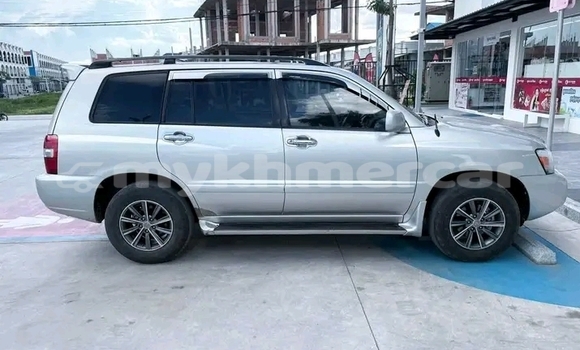 Acheter Occasion Voiture Toyota Highlander Autre à Chbar Mon, Kampong Speu Province Acheter Occasion Voiture Toyota Highlander Autre à Chbar Mon, Kampong Speu Province