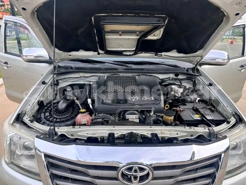 Big with watermark toyota hiluxe vigo kampong speu province chbar mon 9414