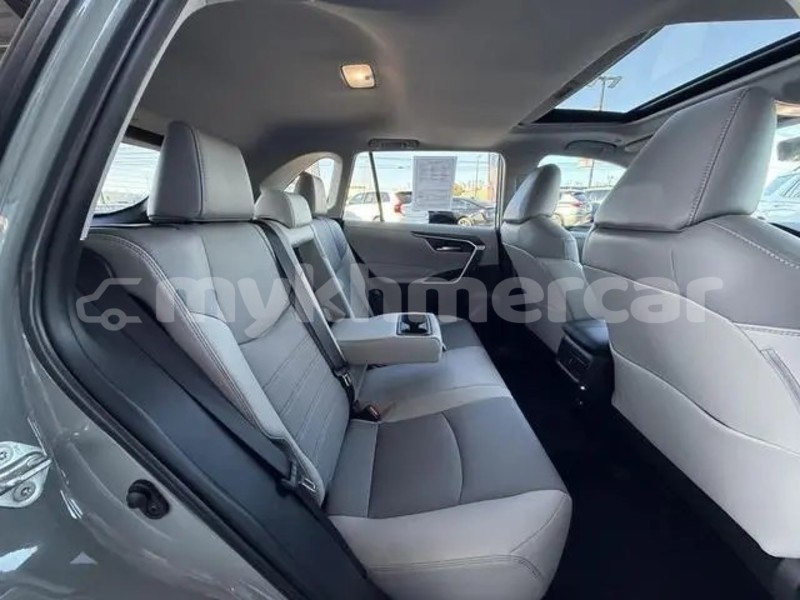 Big with watermark toyota rav4 kampong speu province chbar mon 9569