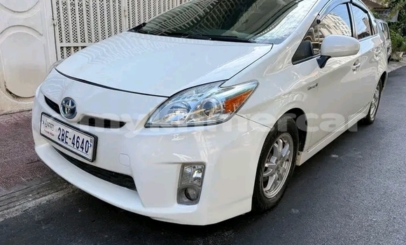 Buy Used Toyota Prius White Car in Cheom Ksan in Preah Vihear Province Buy Used Toyota Prius White Car in Cheom Ksan in Preah Vihear Province