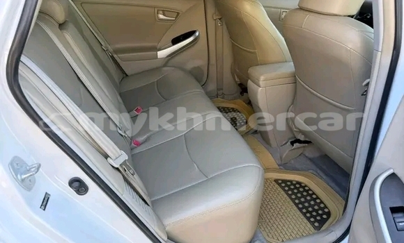 Buy Used Toyota Prius White Car in Cheom Ksan in Preah Vihear Province Buy Used Toyota Prius White Car in Cheom Ksan in Preah Vihear Province