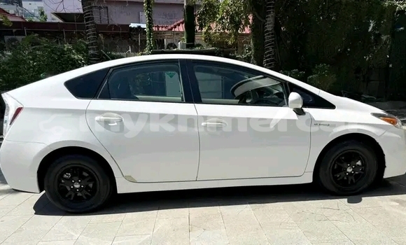 Buy Used Toyota Prius White Car in Cheom Ksan in Preah Vihear Province Buy Used Toyota Prius White Car in Cheom Ksan in Preah Vihear Province