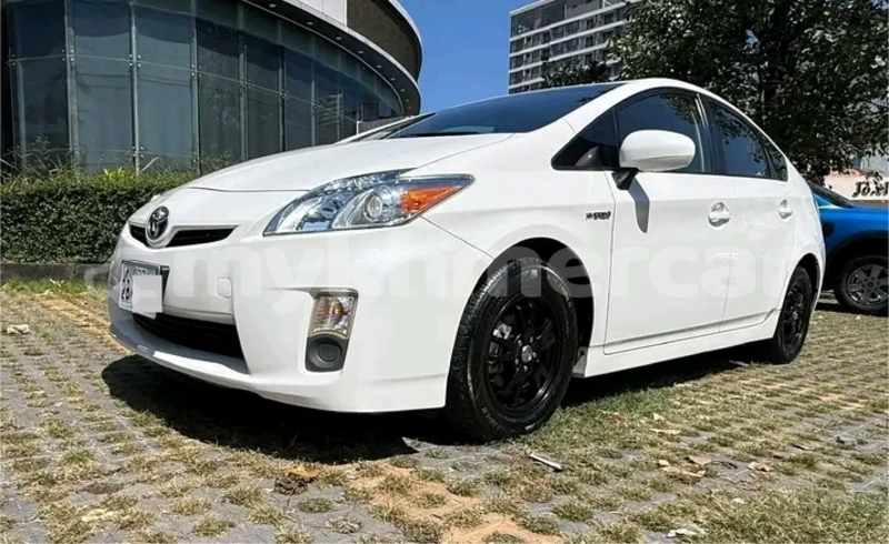 Big with watermark toyota prius preah vihear province cheom ksan 9591