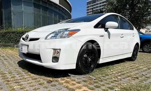 Buy Used Toyota Prius White Car in Cheom Ksan in Preah Vihear Province Buy Used Toyota Prius White Car in Cheom Ksan in Preah Vihear Province