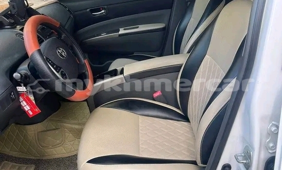 Buy Used Toyota Prius White Car in Chbar Mon in Kampong Speu Province Buy Used Toyota Prius White Car in Chbar Mon in Kampong Speu Province