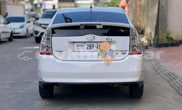 Buy Used Toyota Prius White Car in Chbar Mon in Kampong Speu Province Buy Used Toyota Prius White Car in Chbar Mon in Kampong Speu Province