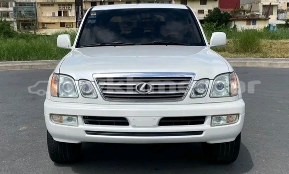 Buy Used Lexus LX 570 White Car in Kampong Cham in Kampong Cham Province Buy Used Lexus LX 570 White Car in Kampong Cham in Kampong Cham Province