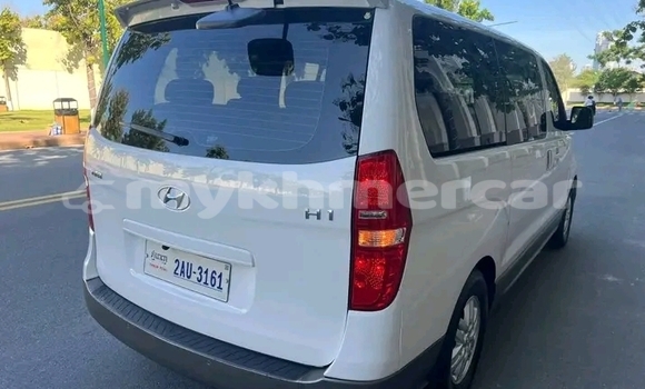 Buy Used Hyundai H1 White Car in Chbar Mon in Kampong Speu Province Buy Used Hyundai H1 White Car in Chbar Mon in Kampong Speu Province