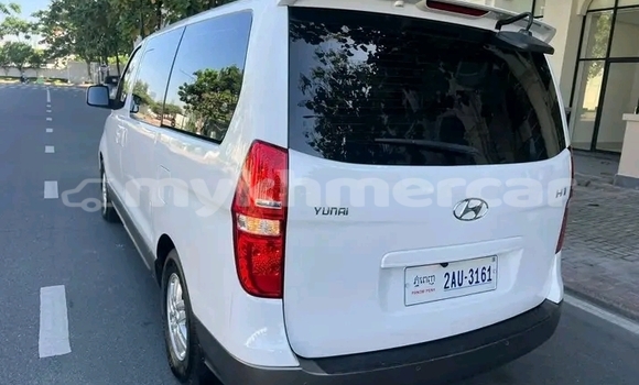 Buy Used Hyundai H1 White Car in Chbar Mon in Kampong Speu Province Buy Used Hyundai H1 White Car in Chbar Mon in Kampong Speu Province