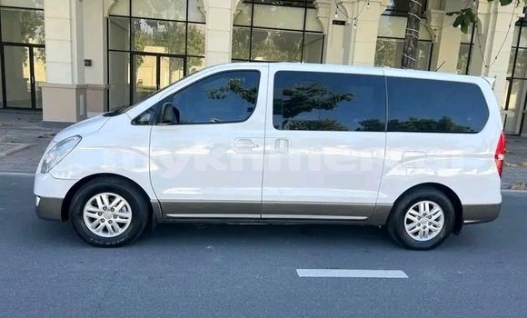 Buy Used Hyundai H1 White Car in Chbar Mon in Kampong Speu Province Buy Used Hyundai H1 White Car in Chbar Mon in Kampong Speu Province