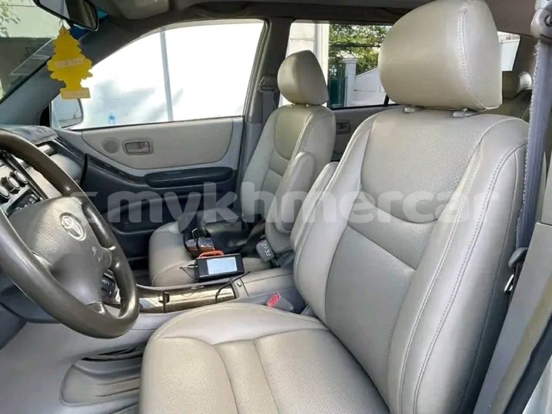 Big with watermark toyota highlander kampot province kampot 9612