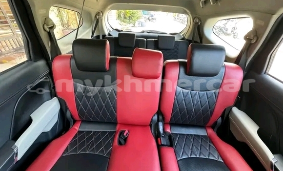 Buy Used Toyota Rush White Car in Chbar Mon in Kampong Speu Province Buy Used Toyota Rush White Car in Chbar Mon in Kampong Speu Province