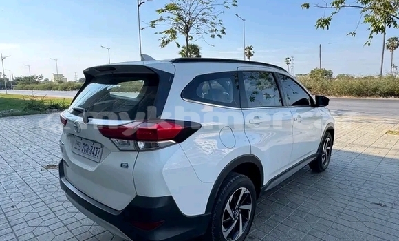 Buy Used Toyota Rush White Car in Chbar Mon in Kampong Speu Province Buy Used Toyota Rush White Car in Chbar Mon in Kampong Speu Province