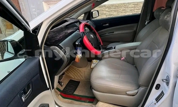 Buy Used Toyota Prius White Car in Chbar Mon in Kampong Speu Province Buy Used Toyota Prius White Car in Chbar Mon in Kampong Speu Province