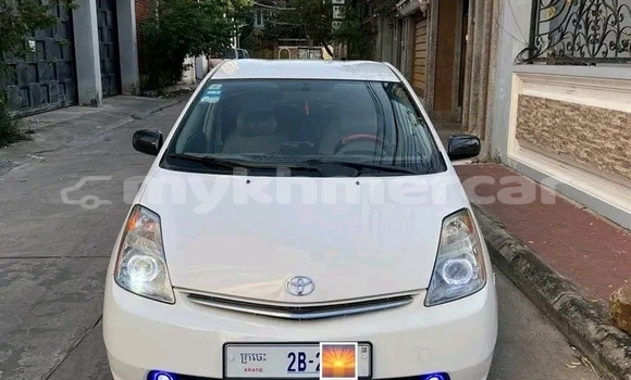 Buy Used Toyota Prius White Car in Chbar Mon in Kampong Speu Province Buy Used Toyota Prius White Car in Chbar Mon in Kampong Speu Province