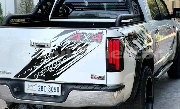 Buy Used Toyota Tundra White Car in Chbar Mon in Kampong Speu Province Buy Used Toyota Tundra White Car in Chbar Mon in Kampong Speu Province