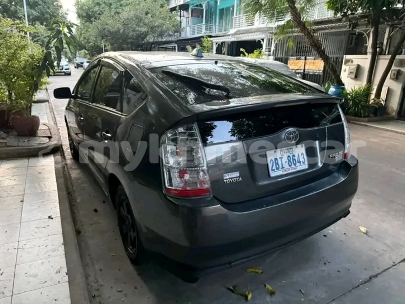 Big with watermark toyota prius kampong speu province chbar mon 9629