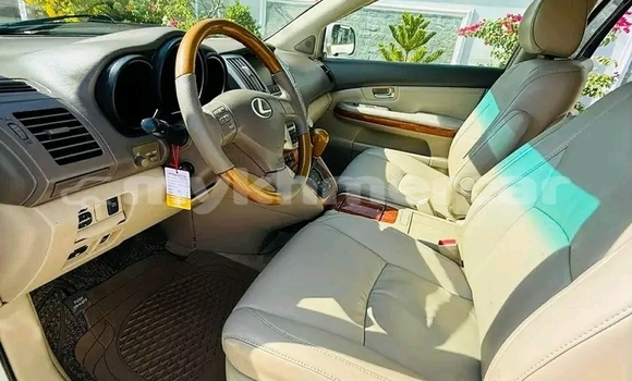 Buy Used Lexus RX 330 White Car in Kep in Kep Province Buy Used Lexus RX 330 White Car in Kep in Kep Province
