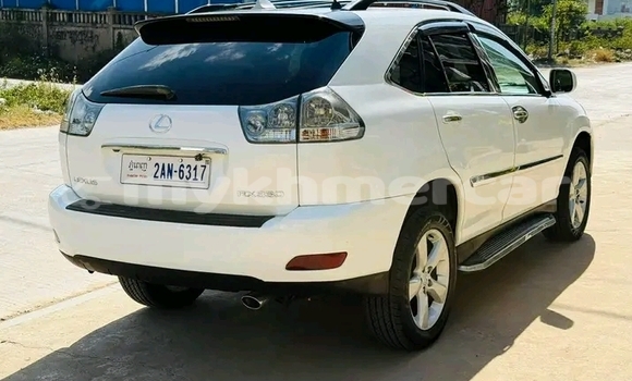 Buy Used Lexus RX 330 White Car in Kep in Kep Province Buy Used Lexus RX 330 White Car in Kep in Kep Province