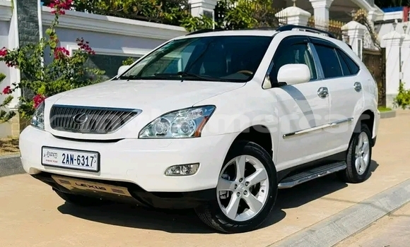 Buy Used Lexus RX 330 White Car in Kep in Kep Province Buy Used Lexus RX 330 White Car in Kep in Kep Province