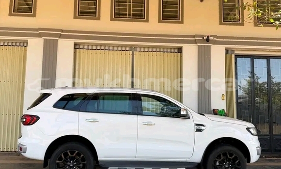 Buy Used Ford Everest White Car in Kampong Cham in Kampong Cham Province Buy Used Ford Everest White Car in Kampong Cham in Kampong Cham Province