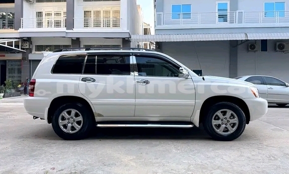 Buy Used Toyota Highlander White Car in Chbar Mon in Kampong Speu Province Buy Used Toyota Highlander White Car in Chbar Mon in Kampong Speu Province