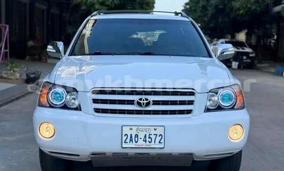 Buy Used Toyota Highlander White Car in Chbar Mon in Kampong Speu Province Buy Used Toyota Highlander White Car in Chbar Mon in Kampong Speu Province