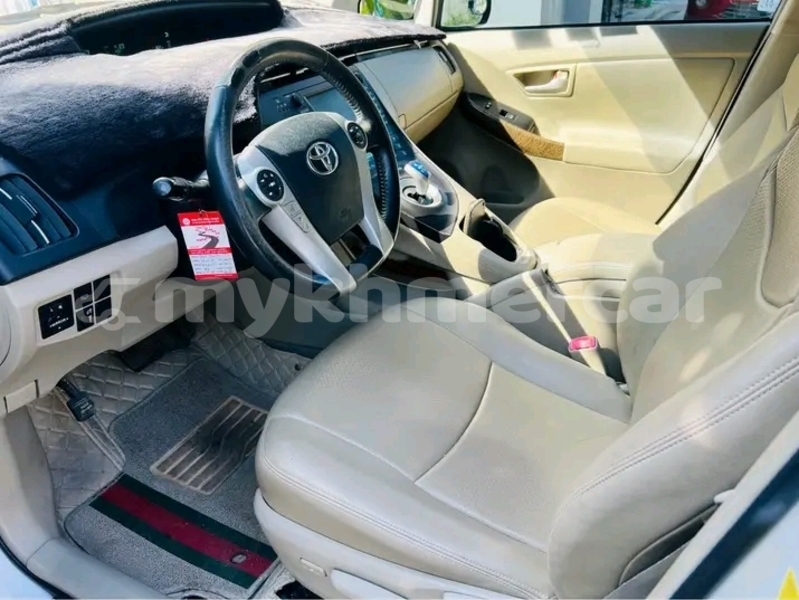 Big with watermark toyota prius kep province kep 9636