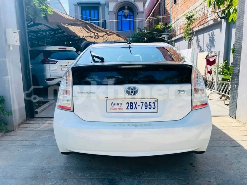 Big with watermark toyota prius kep province kep 9636