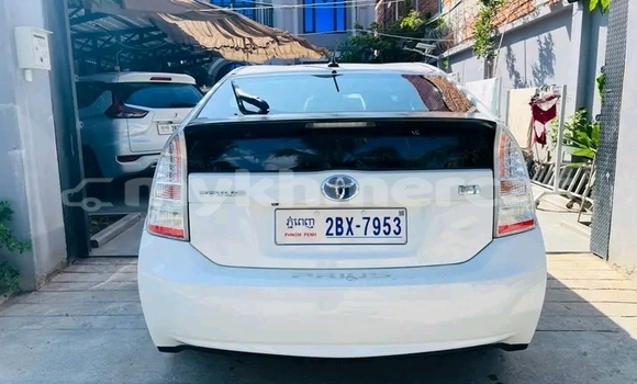 Buy Used Toyota Prius White Car in Kep in Kep Province Buy Used Toyota Prius White Car in Kep in Kep Province