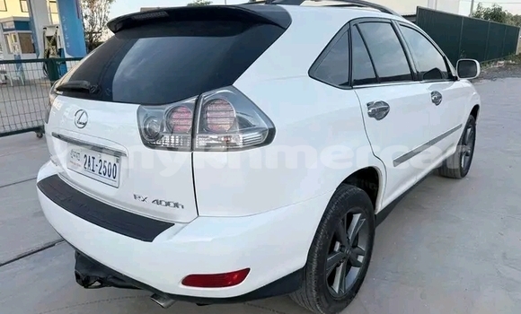 Buy Used Lexus LX White Car in Chbar Mon in Kampong Speu Province Buy Used Lexus LX White Car in Chbar Mon in Kampong Speu Province