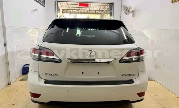 Buy Used Lexus RX 330 White Car in Chbar Mon in Kampong Speu Province Buy Used Lexus RX 330 White Car in Chbar Mon in Kampong Speu Province