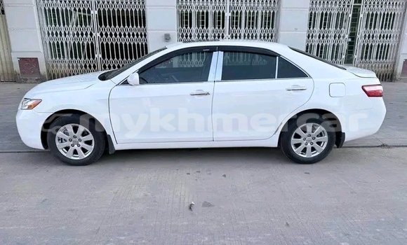 Buy Used Toyota Camry White Car in Chbar Mon in Kampong Speu Province Buy Used Toyota Camry White Car in Chbar Mon in Kampong Speu Province