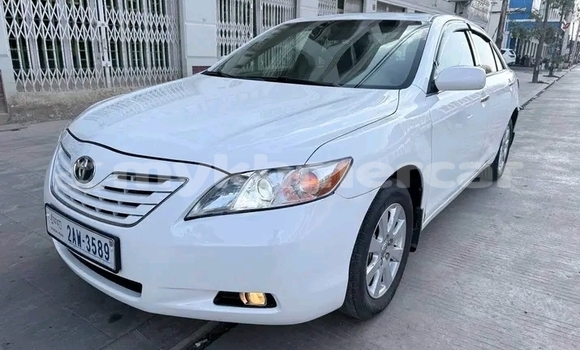 Buy Used Toyota Camry White Car in Chbar Mon in Kampong Speu Province Buy Used Toyota Camry White Car in Chbar Mon in Kampong Speu Province